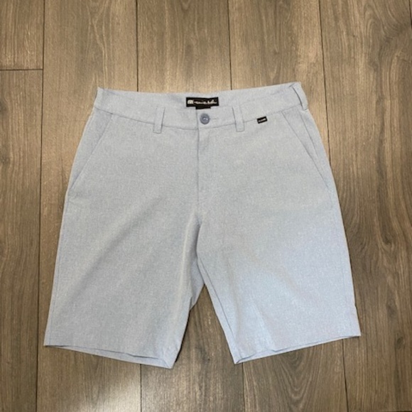 Travis Mathew Beck Light Blue Shorts Size 32 - Picture 4 of 9